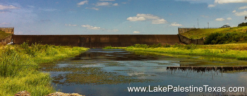 Close-up photo of Blackburn Crossing Dam on Lake Palestine - 08/04/2012